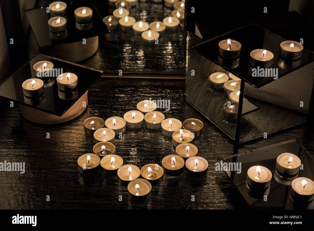 Yom hashoah yellow candle hires stock photography and images Alamy