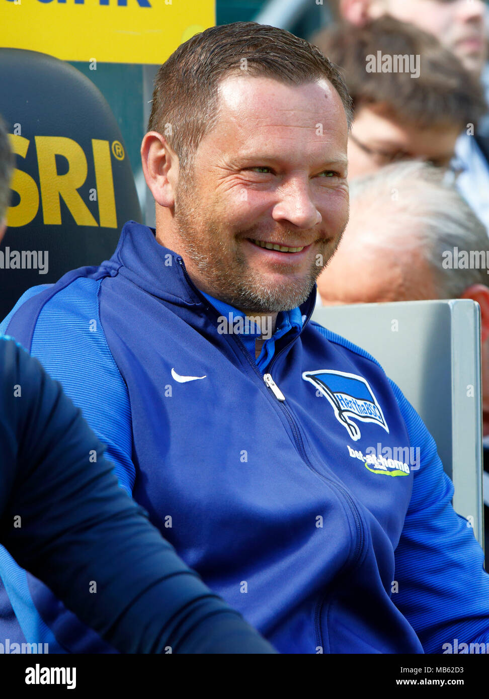 Head shot vertical football hires stock photography and images Alamy