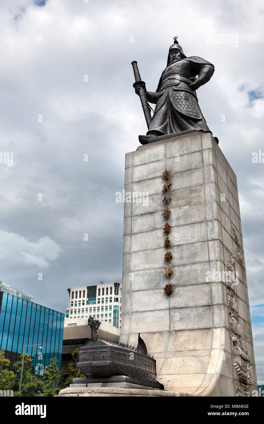 Seoul, South Korea, tall statue of General Yi Sun-Shin Stock Photo