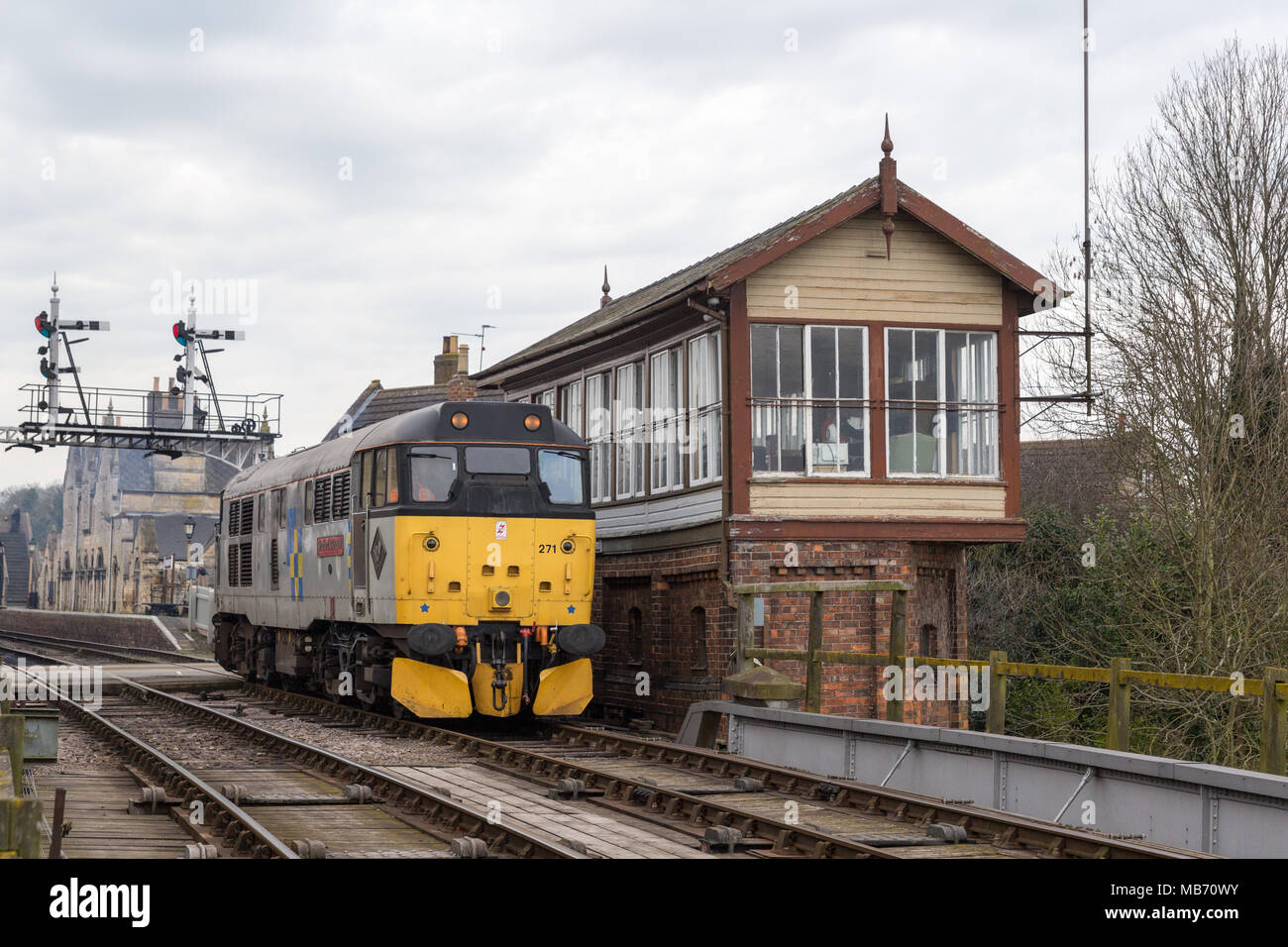 Peterborough, United Kingdom. 7th April 2018. Diesel locomotives approach and depart Wansford Station during the Nene Valley Railway's Diesel Gala. Credit: Andrew Plummer/Alamy Live News Stock Photo