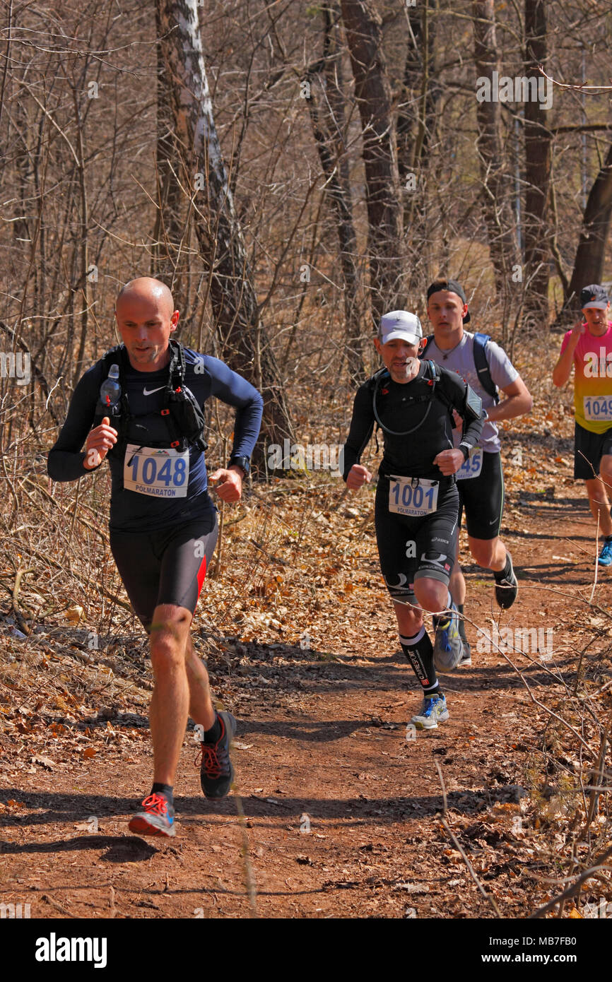 Runners runner athletes athlete 5 hi-res stock photography and images ...