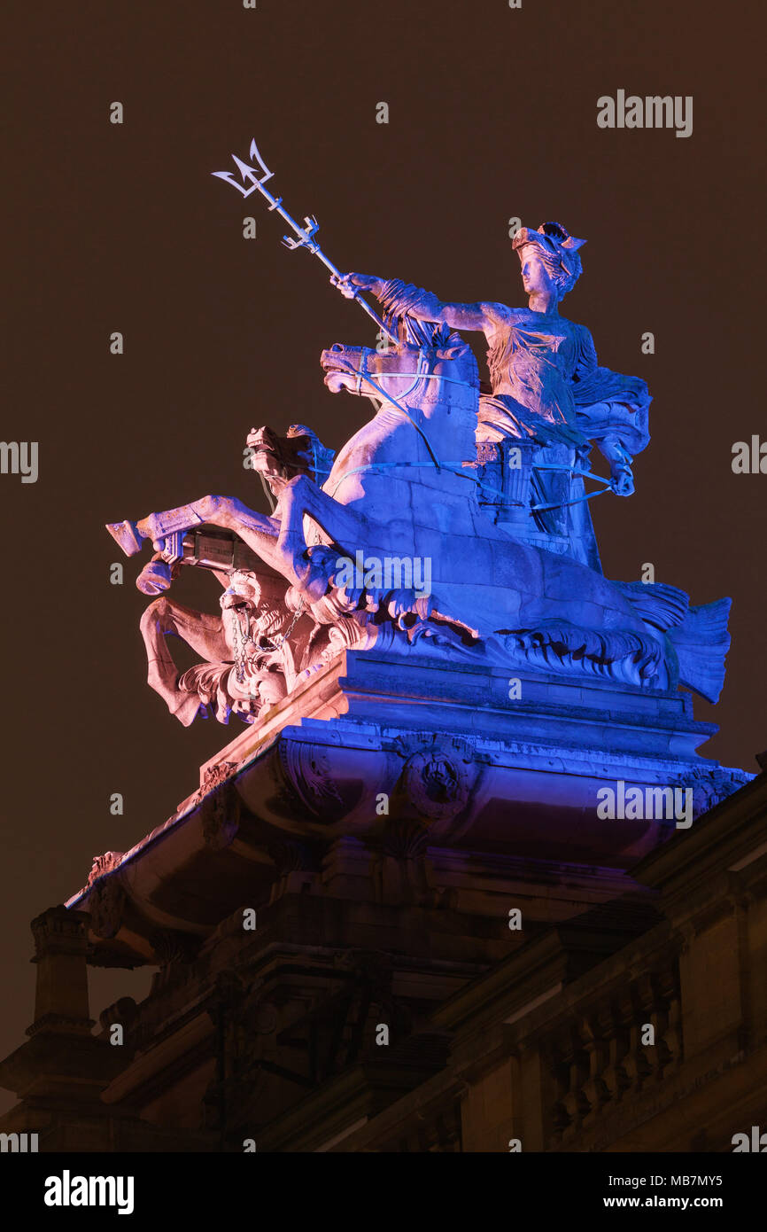 Hull, UK. 7th April, 2018. UK News: Hull's Guild Hall, illuminated as part of the City's new 'Golden Hour' lighting installation, designed by artist Nayan Kulkarni. Hull, UK City of Culture 2017, East Yorkshire, UK. 7th April 2018. Credit: LEE BEEL/Alamy Live News Stock Photo