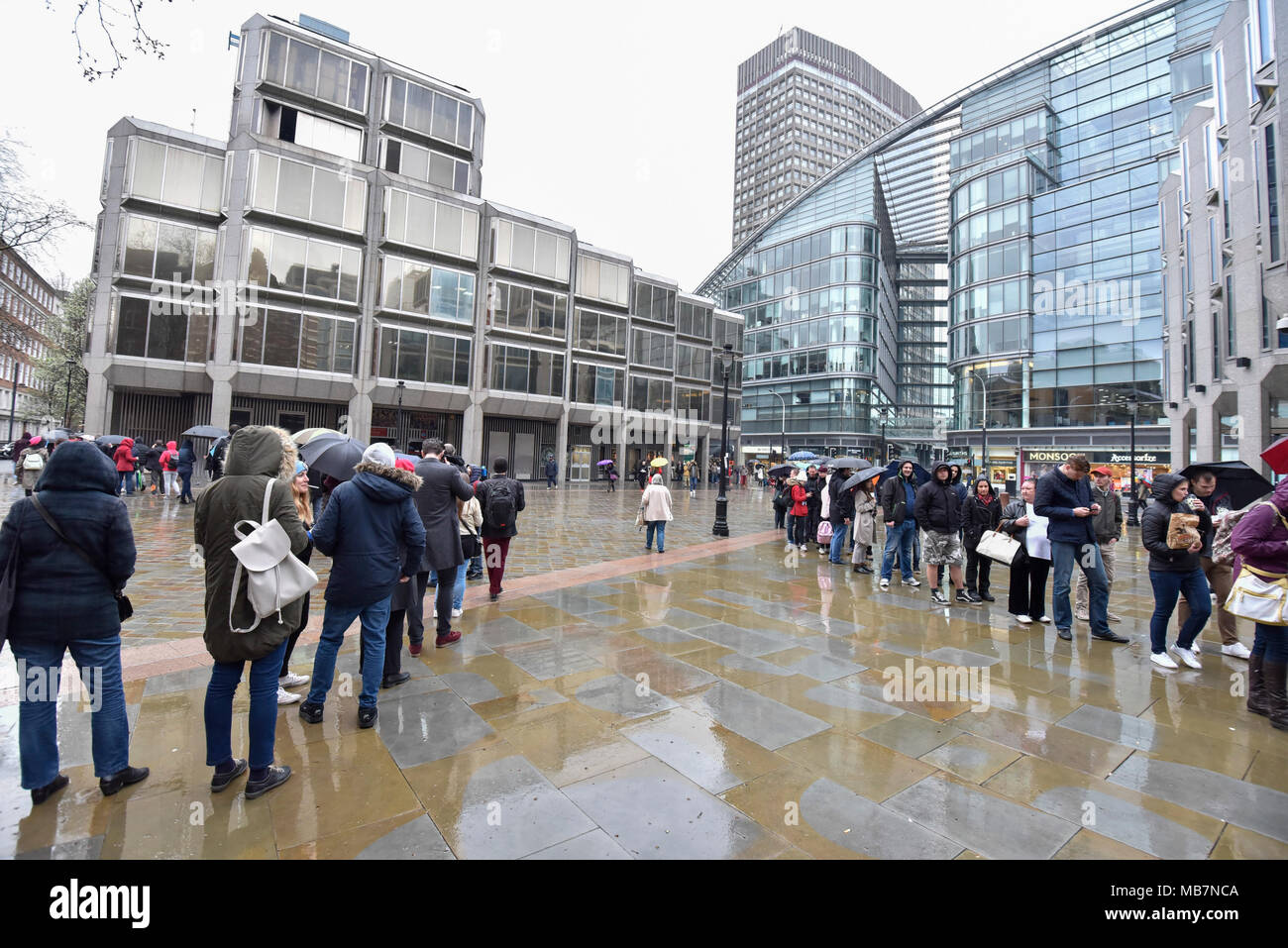 Polling station queue and uk hi-res stock photography and images - Alamy