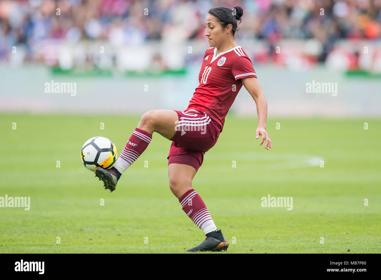 Houston, TX, USA. 8th Apr, 2018. Mexico midfielder Stephany Mayor (10) controls the ball during an international soccer friendly match between Mexico and USA at BBVA Compass Stadium in Houston, TX. USA won the match 6-2.Trask Smith/CSM/Alamy Live News Stock Photo