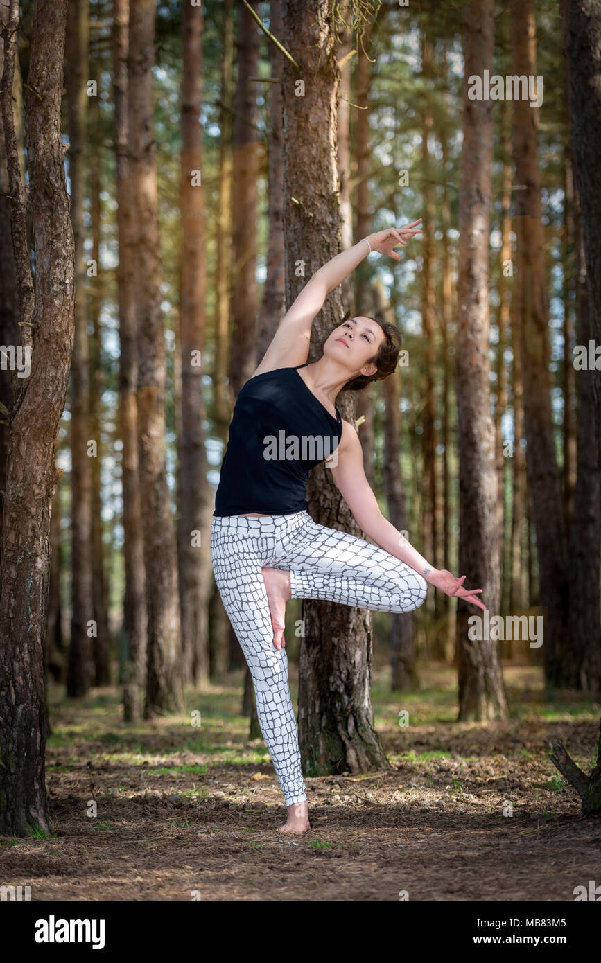 Yoga in the woods hi-res stock photography and images - Alamy