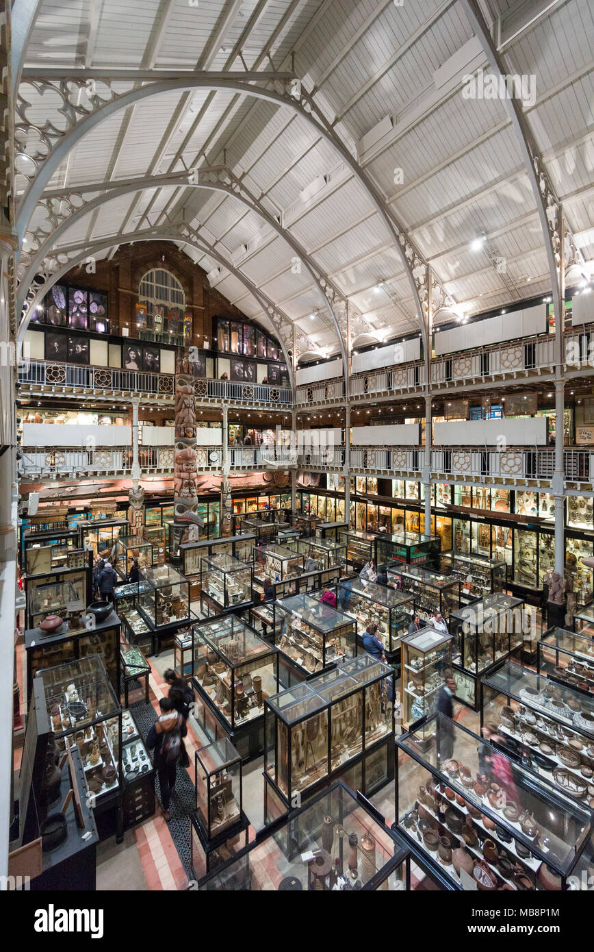 Inside museum hi-res stock photography and images - Alamy