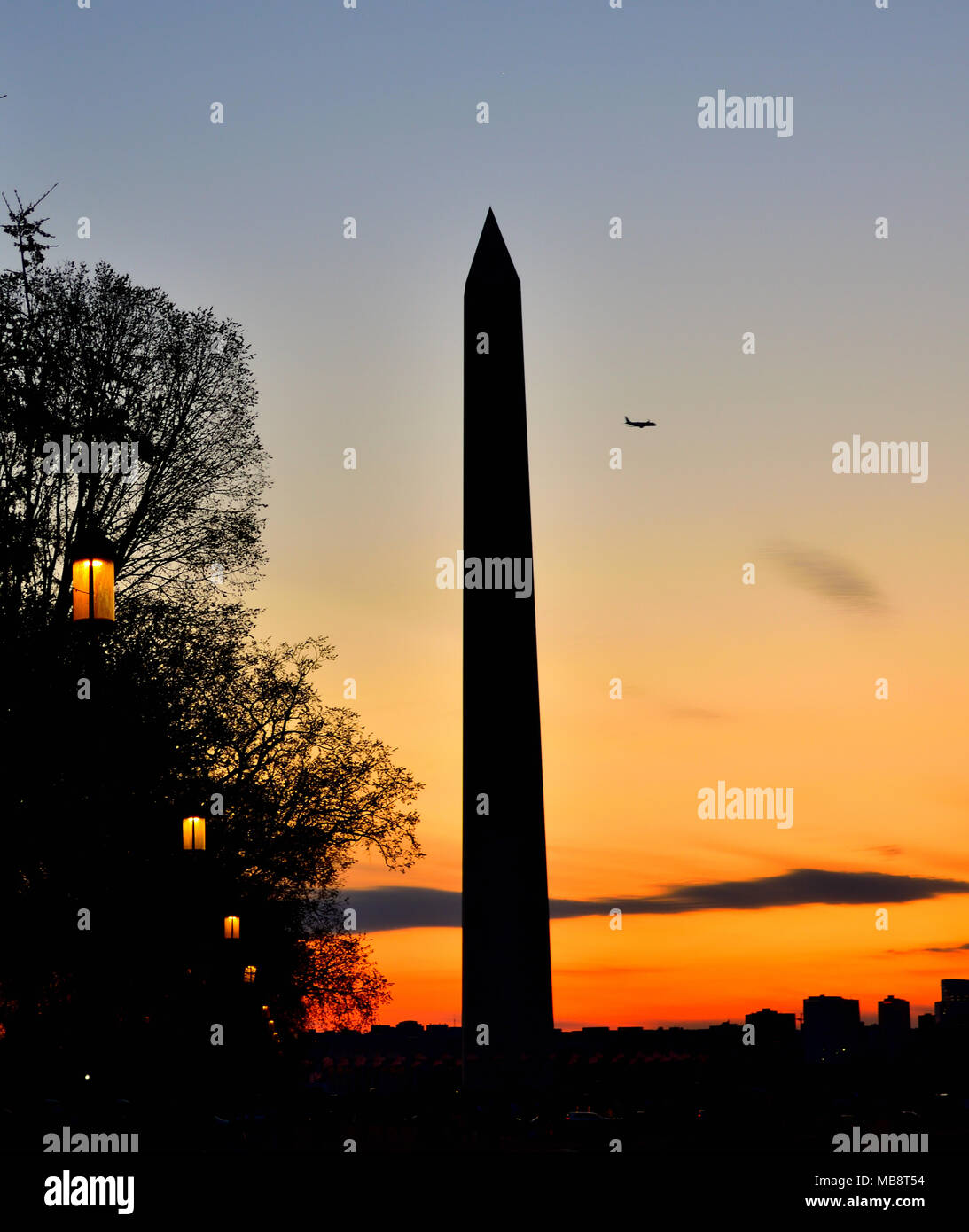 Gorgeous sunset against the Washington monument, Washington DC Stock Photo