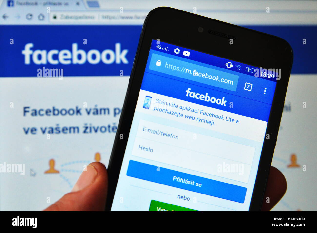 Facebook, login page, logo, mobile phone, display, Internet browser Stock  Photo - Alamy