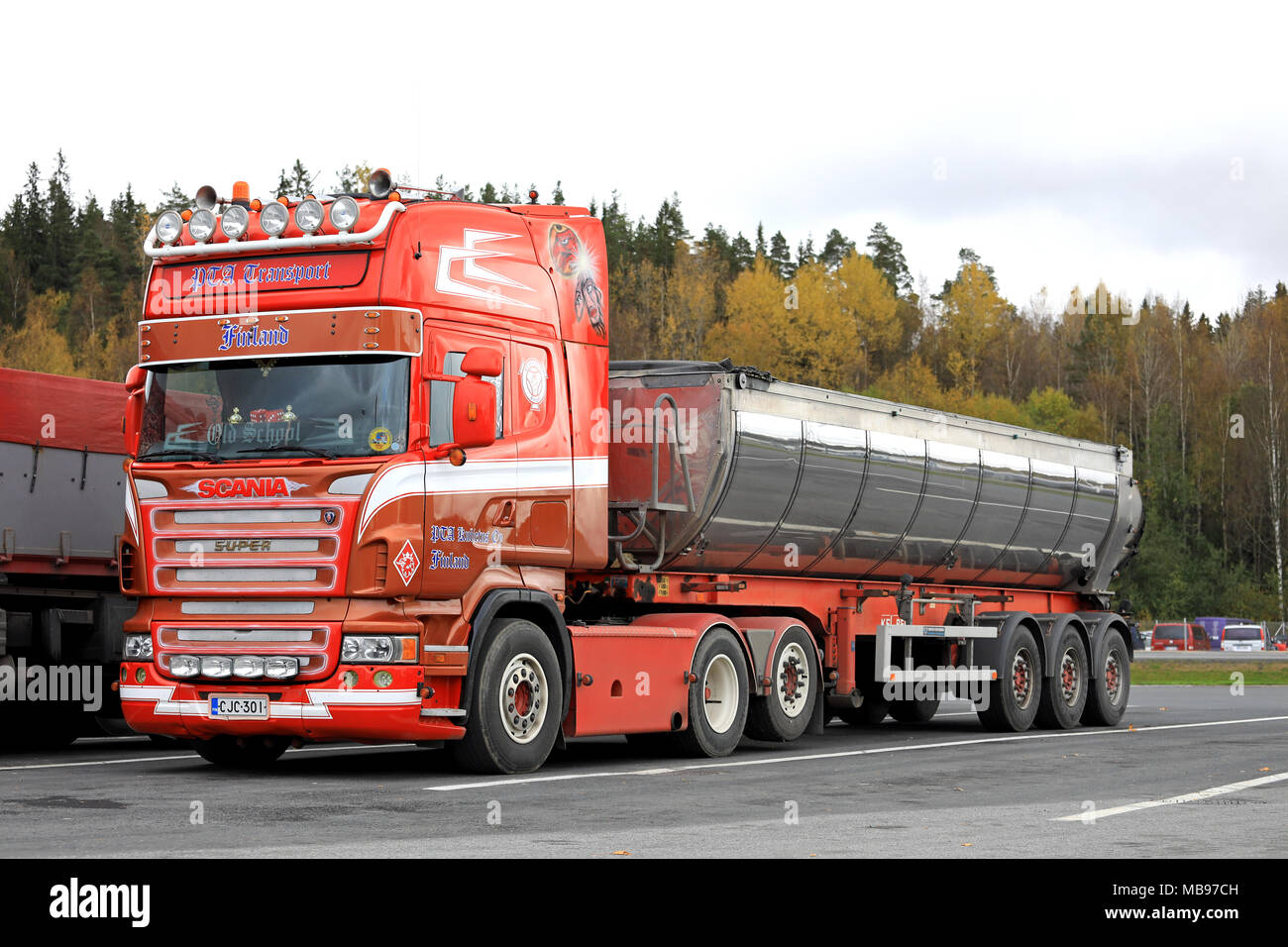 Tipper Truck Stock Photos \u0026 Tipper Truck Stock Images  Alamy