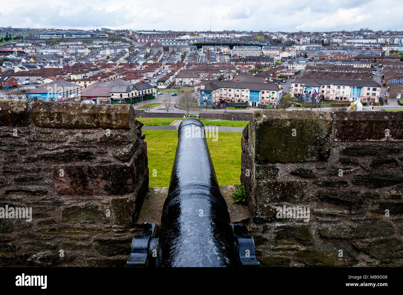 Derry walls bogside hires stock photography and images Alamy