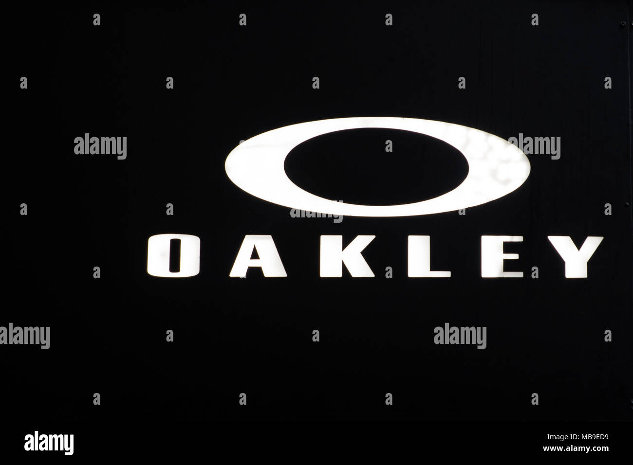 Oakley logo hi-res stock photography and images - Alamy