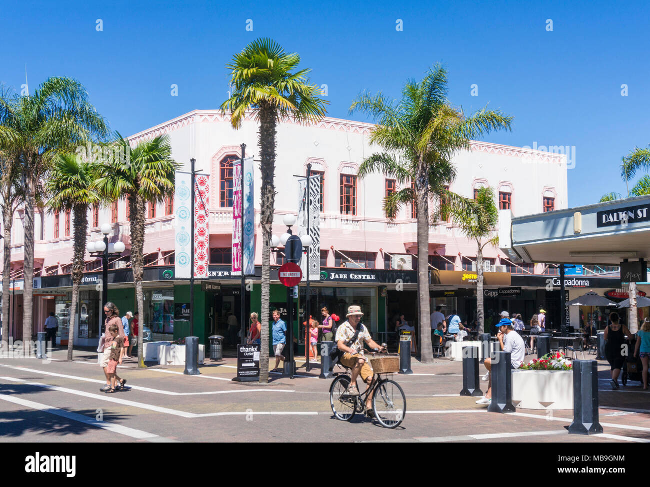 new zealand napier new zealand the art deco architecture of Napier town centre shops and street cafes napier new zealand north island nz Stock Photo