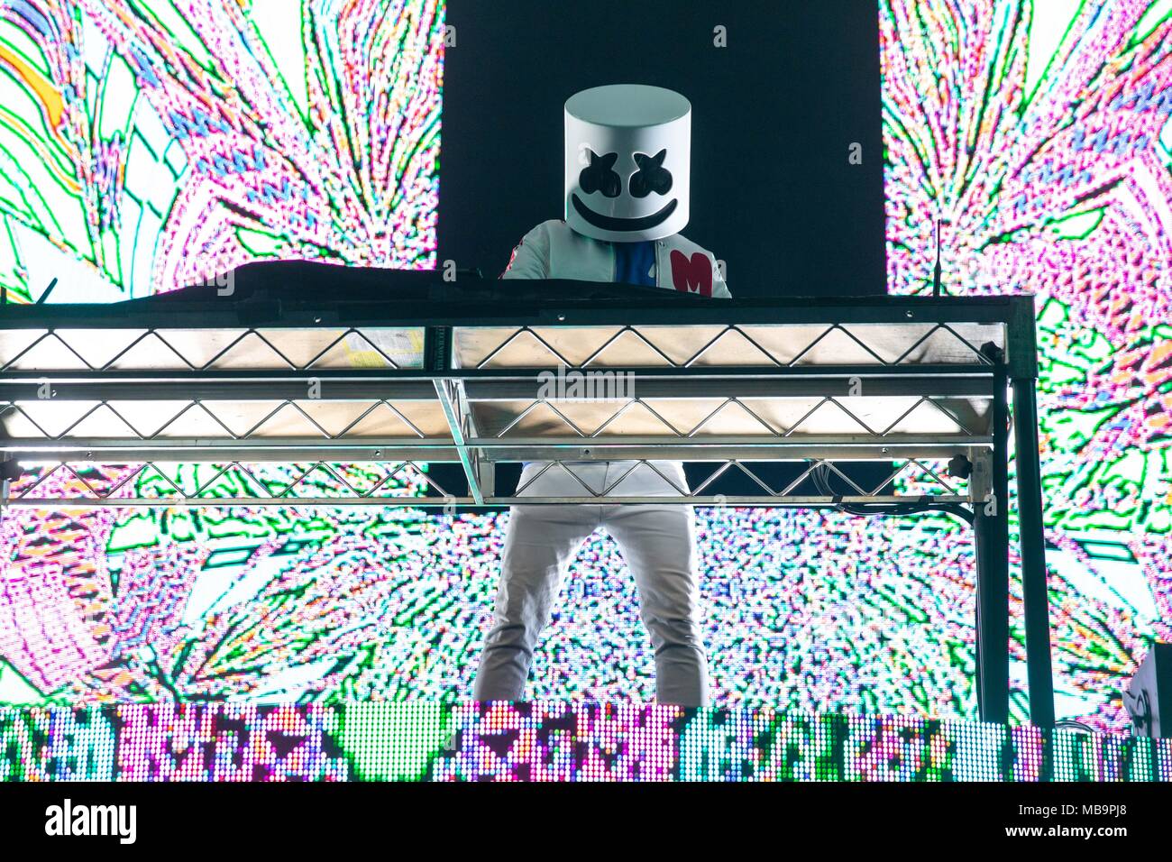 Edm artist hi-res stock photography and images - Alamy