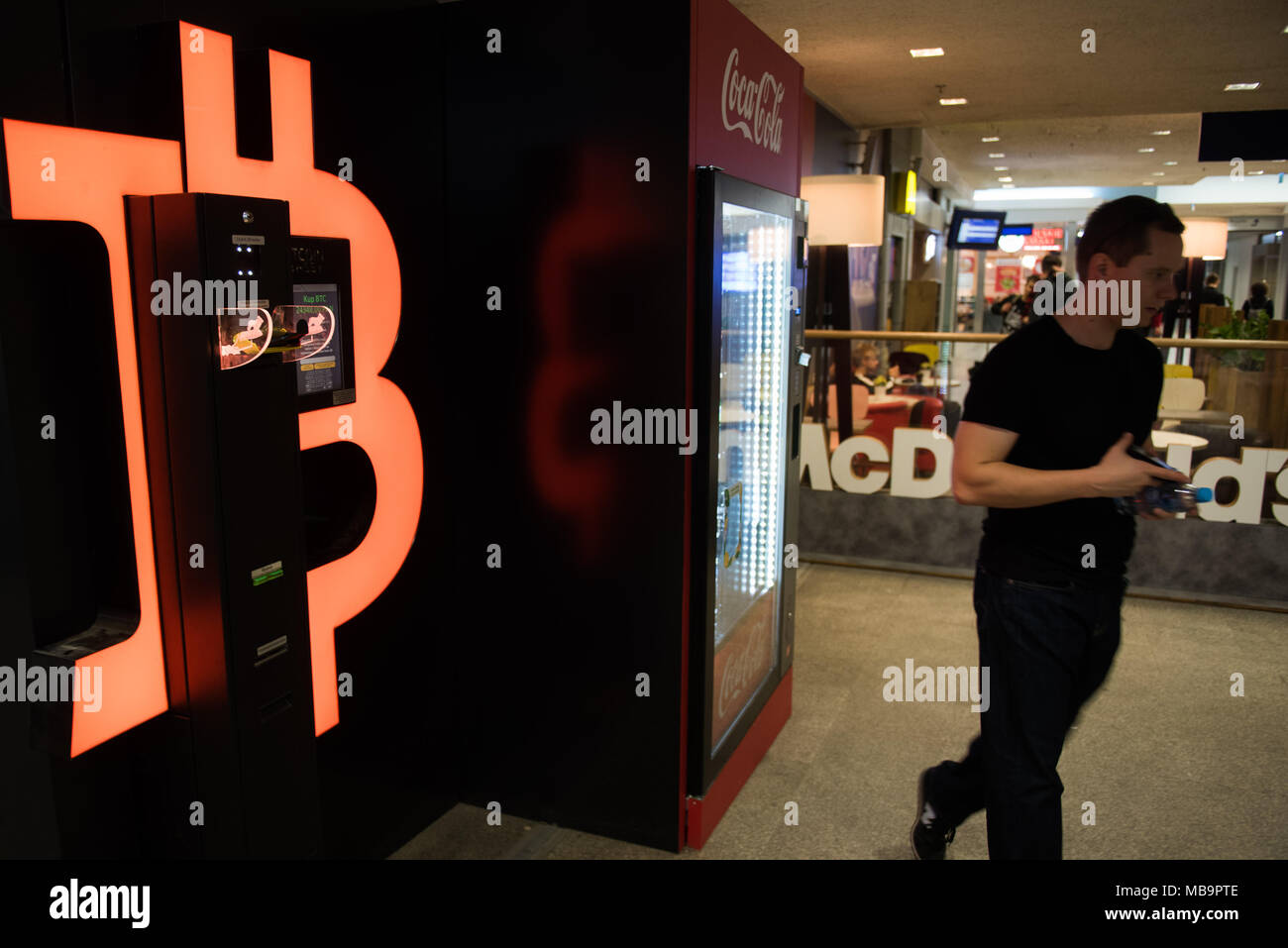 Bitcoin 2018 hi-res stock photography and images - Page 3 - Alamy