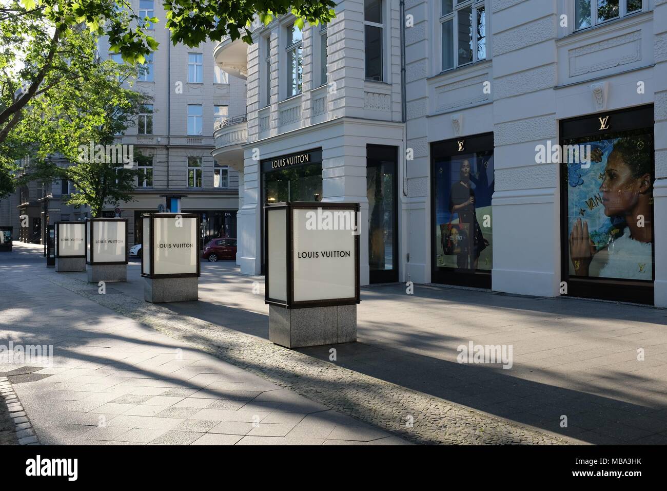 Berlin, Germany. 11th June, 2017. Fashion label Louis Vuitton has a large  store on Kurfürstendamm on the corner of Wielandstraße. | usage worldwide  Credit: dpa/Alamy Live News Stock Photo - Alamy