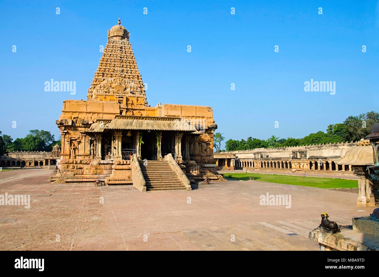 Brihadishvara Temple, Thanjavur, Tamil Nadu, India. Hindu temple dedicated to Lord Shiva, it is one of the largest South Indian temple and an exemplar Stock Photo