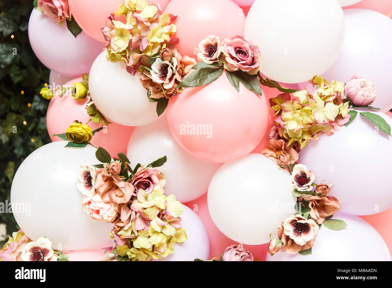 Group picture with balloons hi-res stock photography and images - Alamy