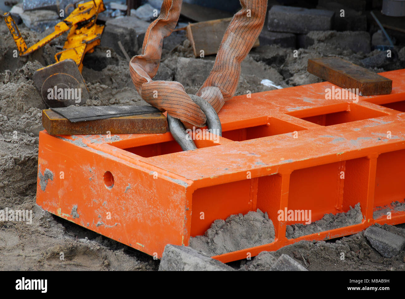 Lifting steel beams hires stock photography and images Alamy