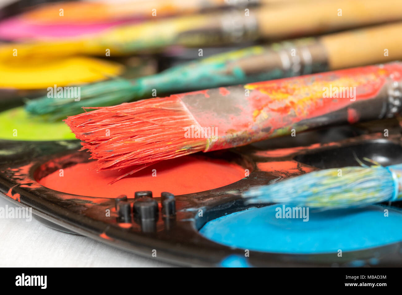 Dirty brushes hi-res stock photography and images - Alamy