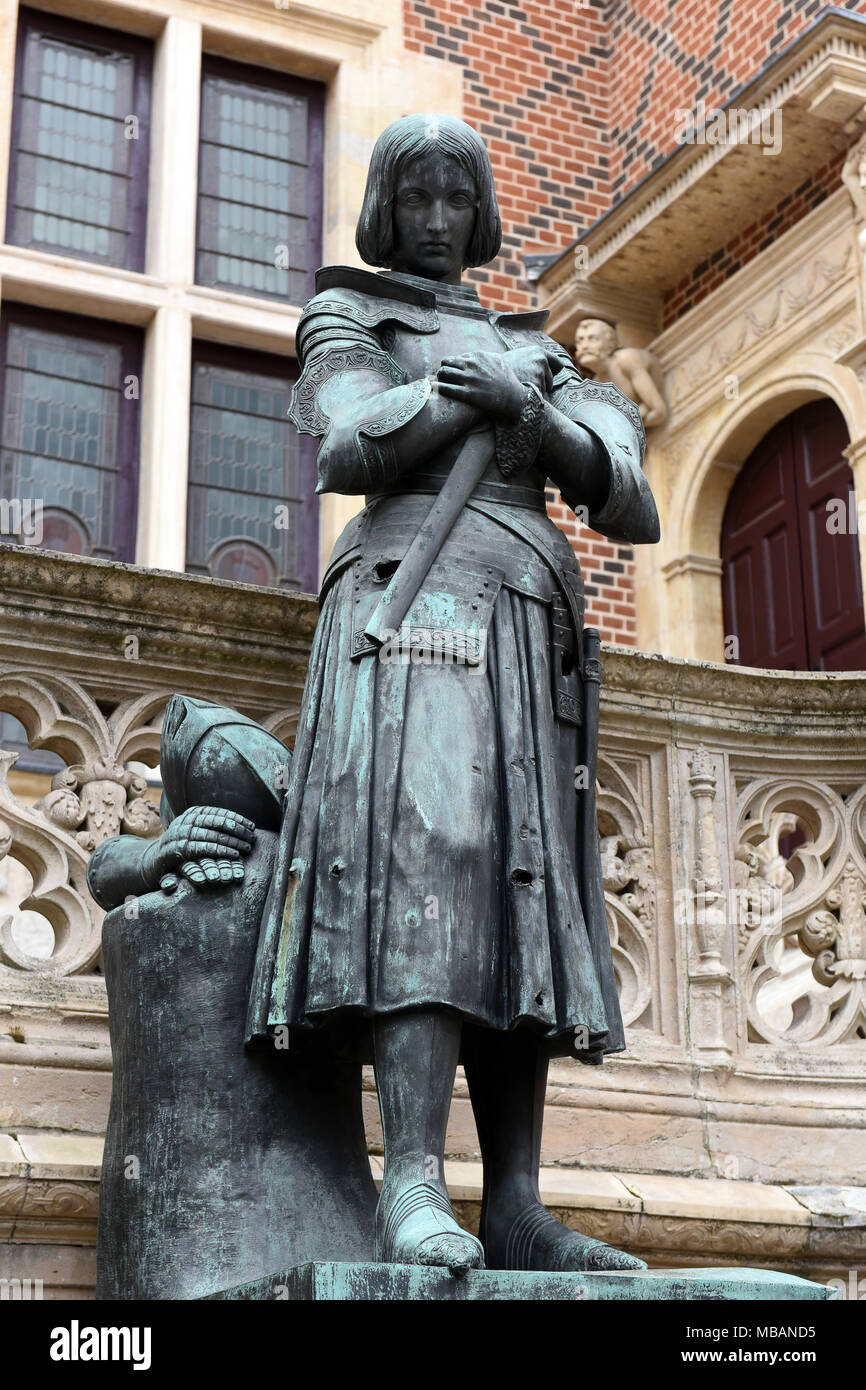 The Groslot hotel and Joan of Arc statue In Orleans, France 2018. The statue  of Joan of Arc was damaged during World War Two despite being hidden and  Stock Photo - Alamy