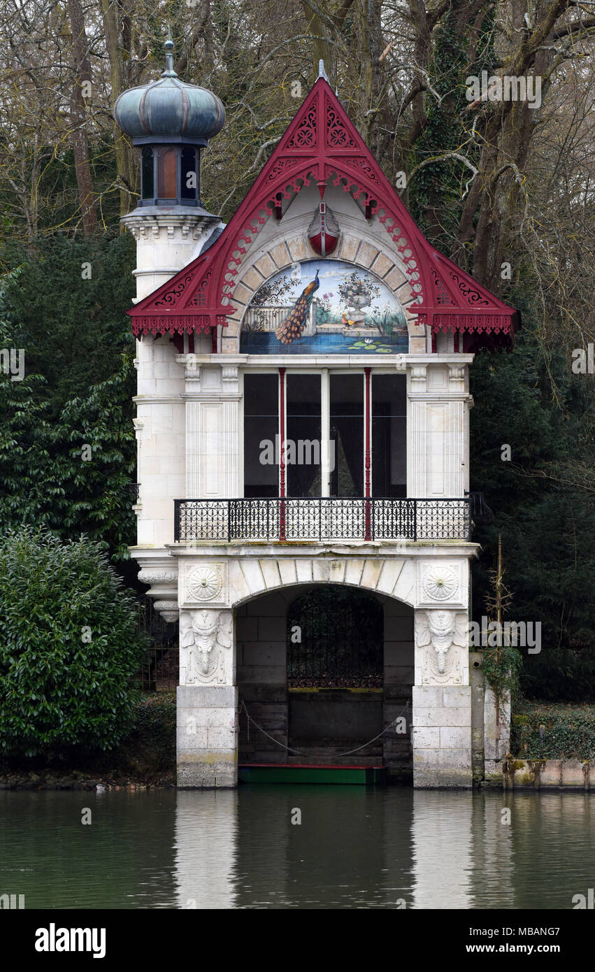 Ornate Boat House Of Chateau Quetonni Re On The Loiret In Olivet France Stock Photo Alamy Ornate Boat House Of Chateau Quetonni Re On The Loiret In Olivet France Stock Photo Alamy