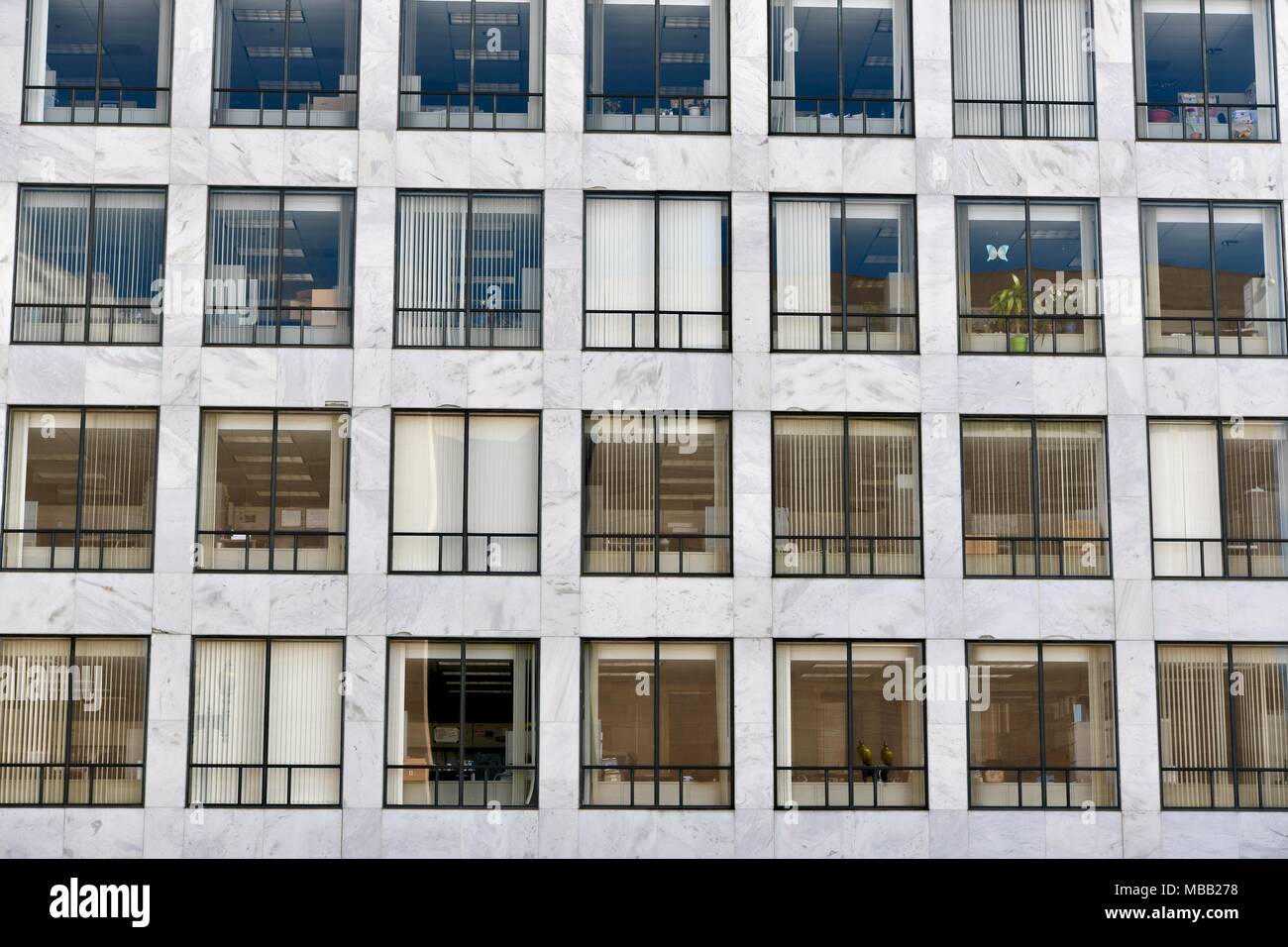 Windows from the outside hi-res stock photography and images - Alamy