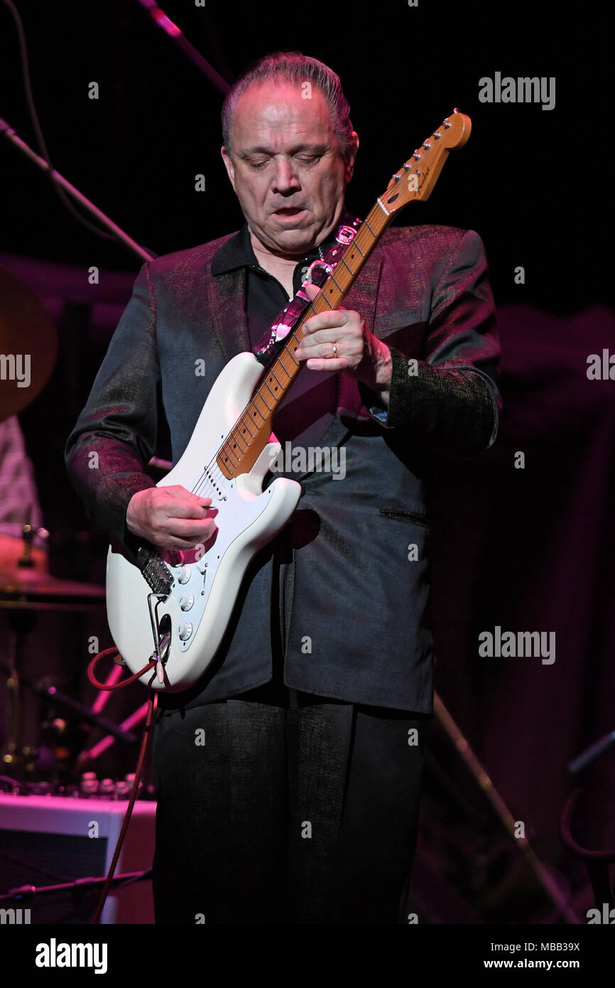 Jimmie vaughan hi-res stock photography and images - Alamy