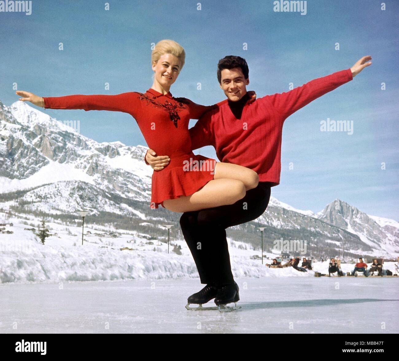FILED - undated archive picture, Italy, Cortina d'Ampezzo: The figure skating couple Marika Kilius and Hans-Juergen Baeumler during a training session. Photo: Georg Göbel/dpa Stock Photo