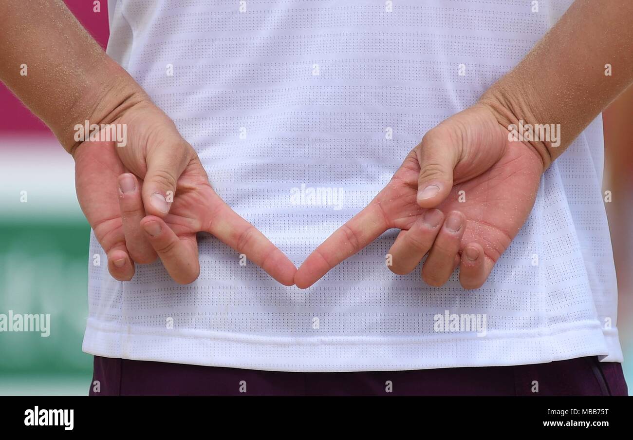 2018 finger signals scotland v hires stock photography and images Alamy