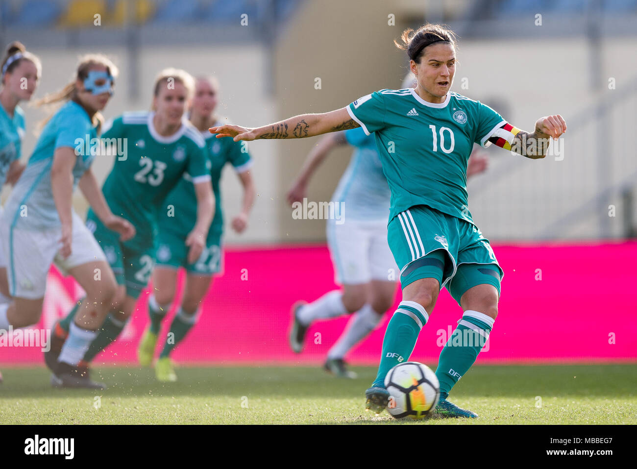 Domzale, Slovenia. 10th Apr, 2018. 10 April 2018, Slovenia, Domzale: Soccer, Women's World Cup qualification, Europe, group stages, Slovenia vs Germany. Germany's Dzsenifer Marozsan misses a penalty. Credit: Sasa Pahic Szabo/dpa/Alamy Live News Stock Photo