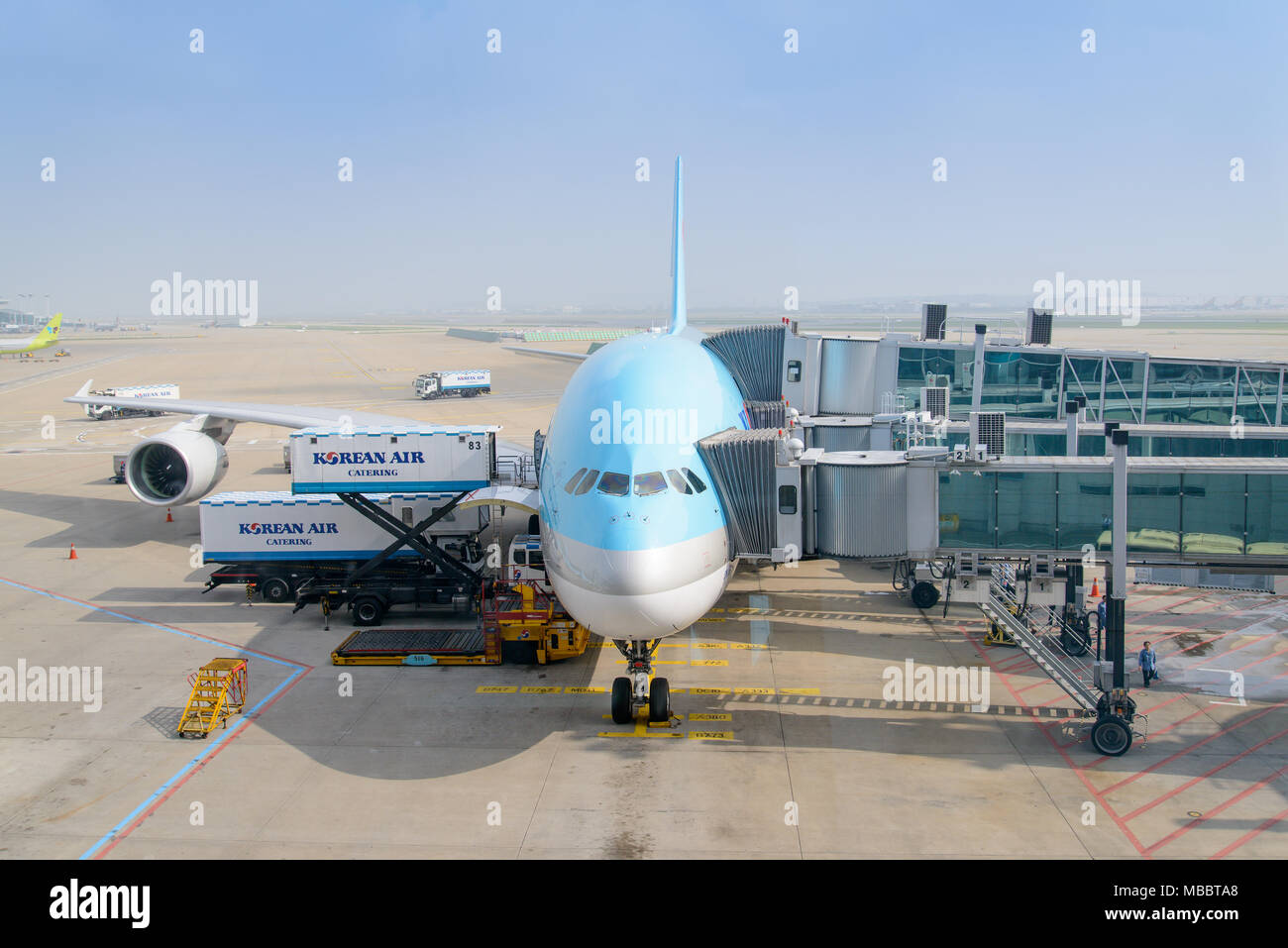 Boeing 747 cargo loading hi-res stock photography and images - Alamy
