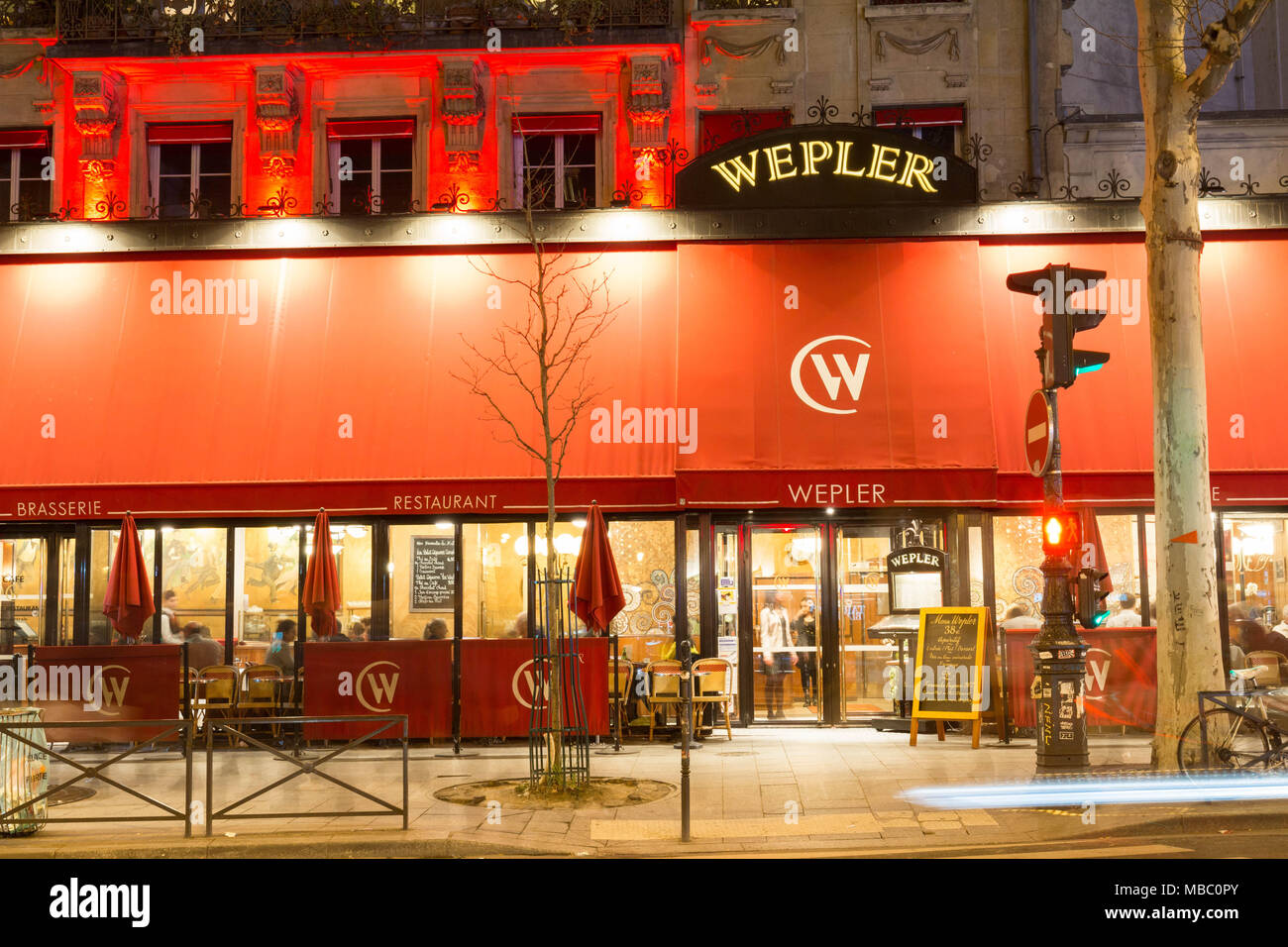 Wepler, the largest oyster house in Paris, located between Montmartre and Pigalle, this brasserie remains a must to Paris lovers. Stock Photo
