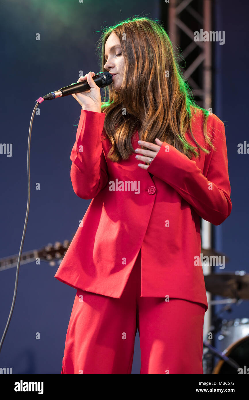 The British female pop band Paradisia with SophieRose vocals, Anna an