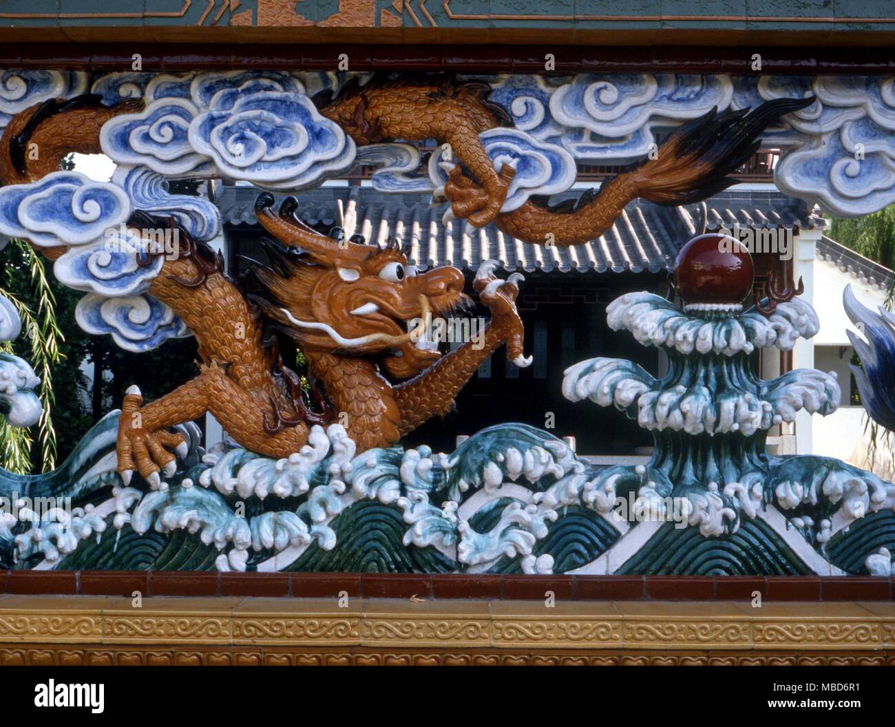 Dragon Dragon Of Guangdong Dragon Of The Dragon Wall In The Chinese Garden Sydney Australia In Front Of The Dragon Is The Pearl Which Symbolises Friendship Stock Photo Alamy