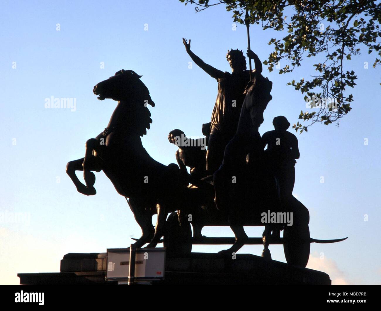 BRITISH MYTHOLOGY Boudicia and her daughters in their chariot. Statue at the northern end of Westminster Bridge, London Stock Photo