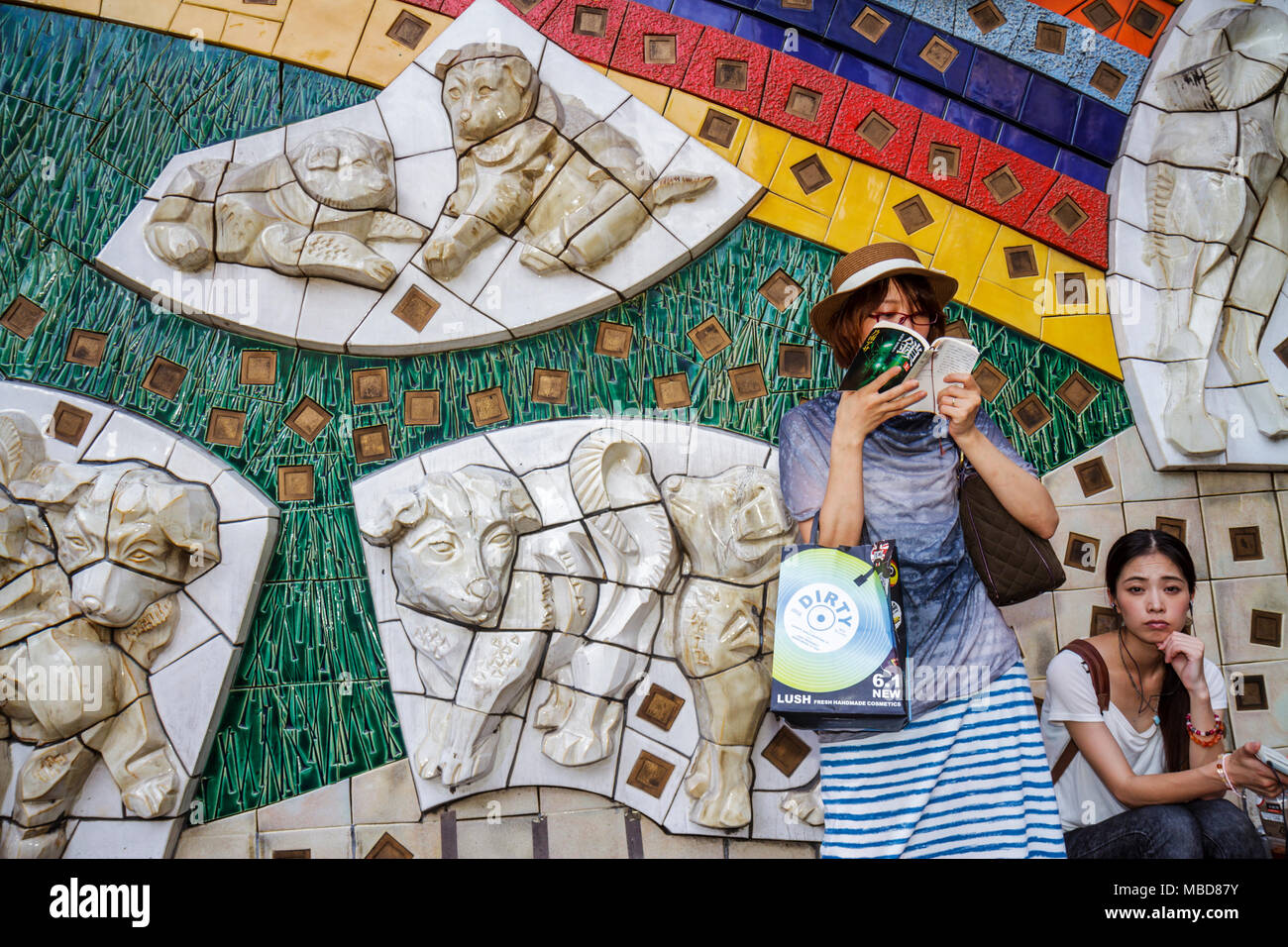 Artwork shibuya station hi-res stock photography and images - Alamy