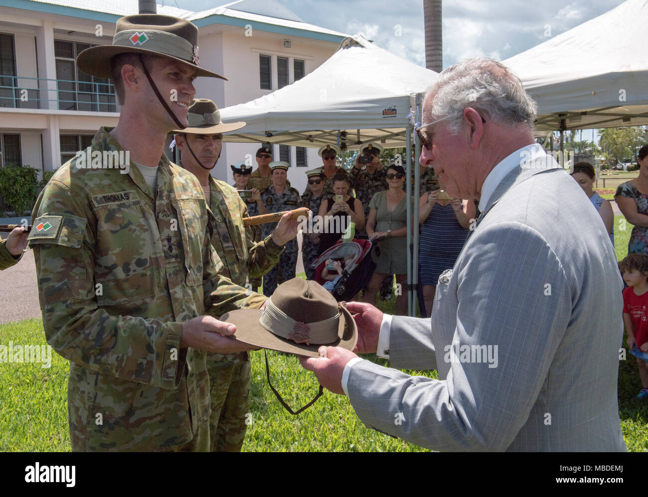 Australian army slouch hat hi-res stock photography and images - Alamy
