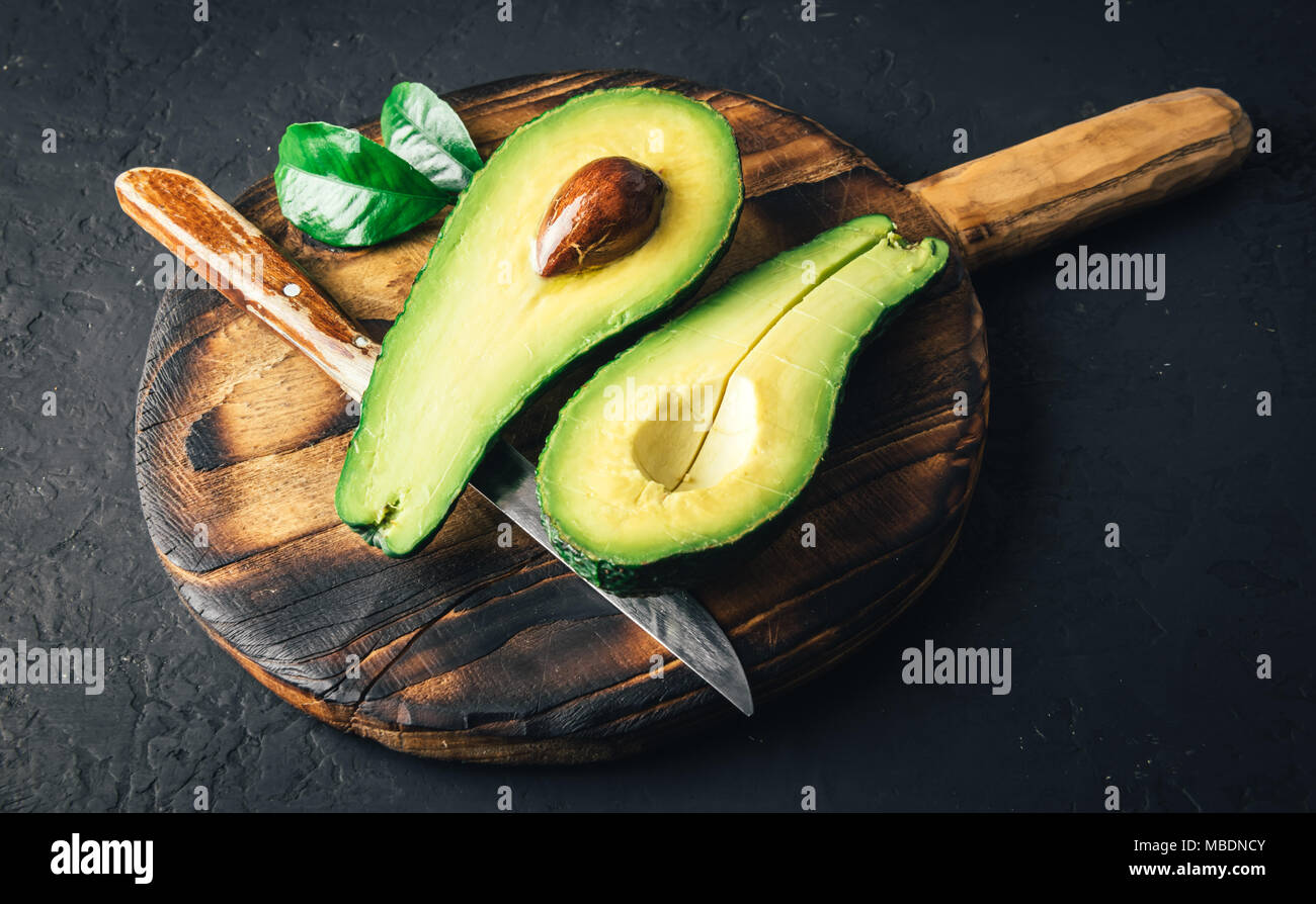 Avocado fruit hi-res stock photography and images - Alamy