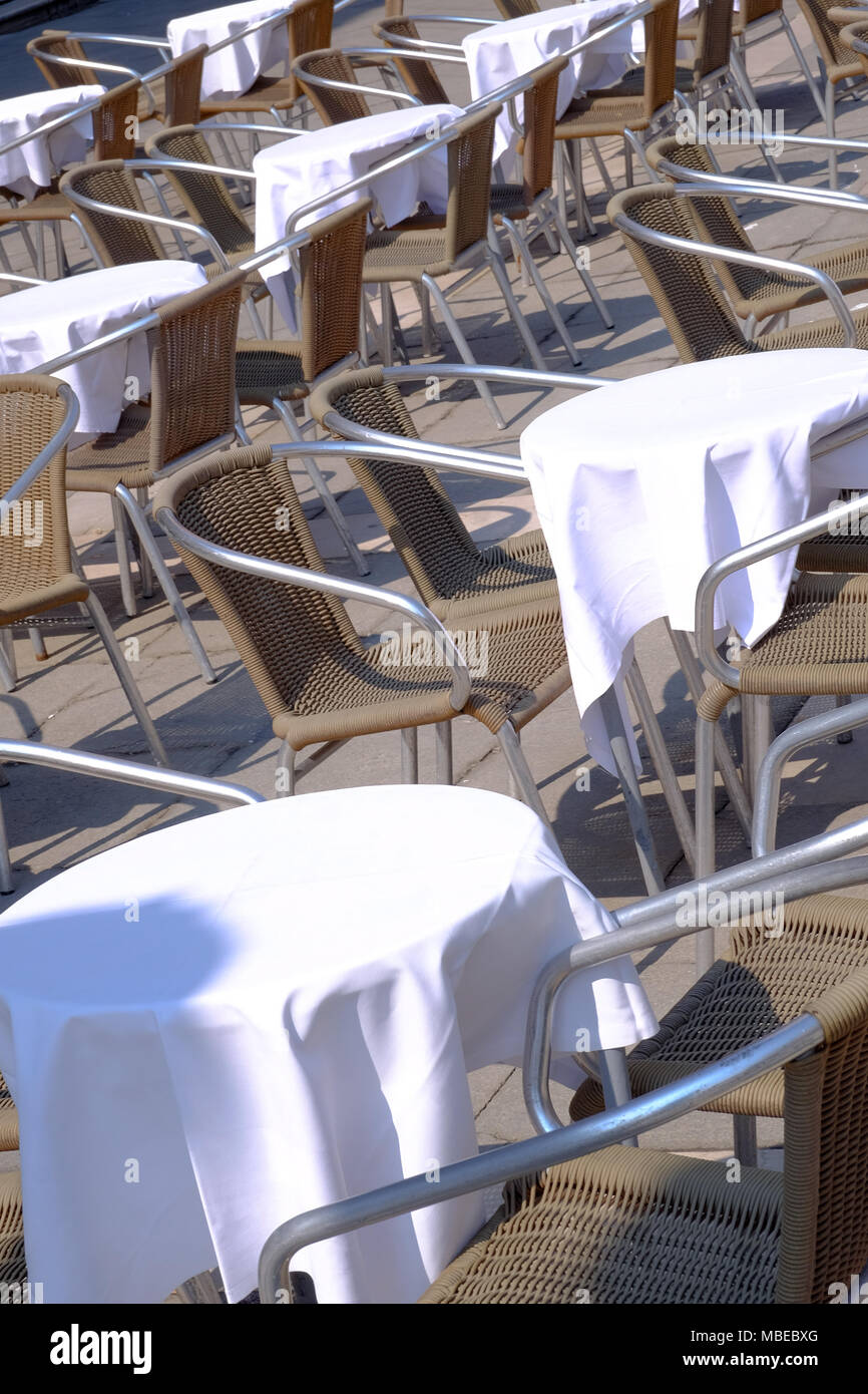 Empty chairs and empty tables hires stock photography and images Alamy
