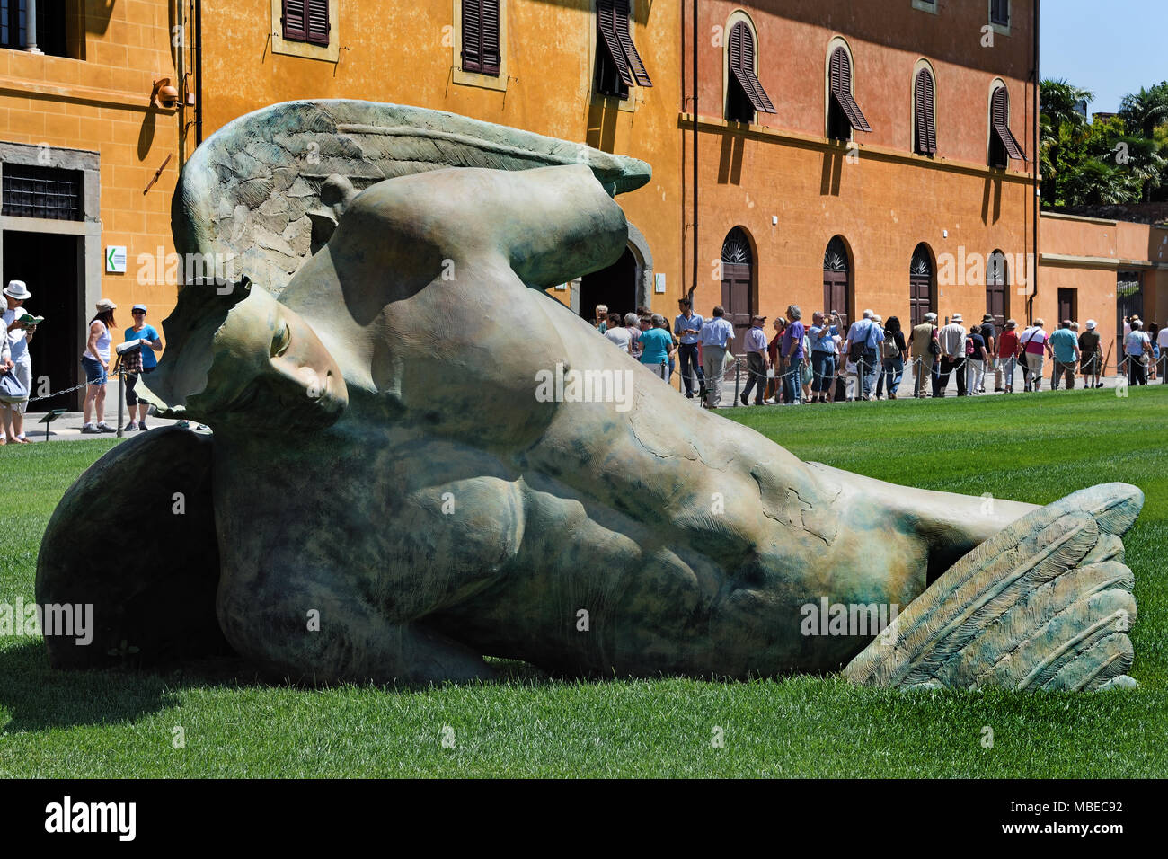 Angelo Caduto - Fallen Angel by Igor Mitoraj 2012 Pisa Toscana Piazzo del Duomo Italy, Italian. Stock Photo