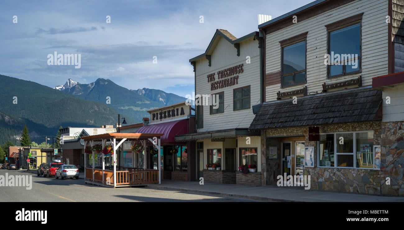 Storefronts restaurants sidewalk hires stock photography and images Alamy