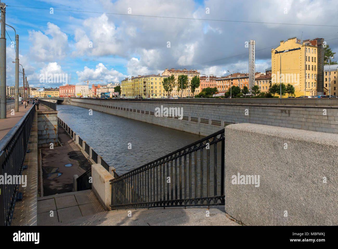 RUSSIA, SAINT PETERSBURG - AUGUST 18, 2017: View of the Obvodnaya Canal from the Novo-Kamenny bridge on Ligovsky prospect Stock Photo