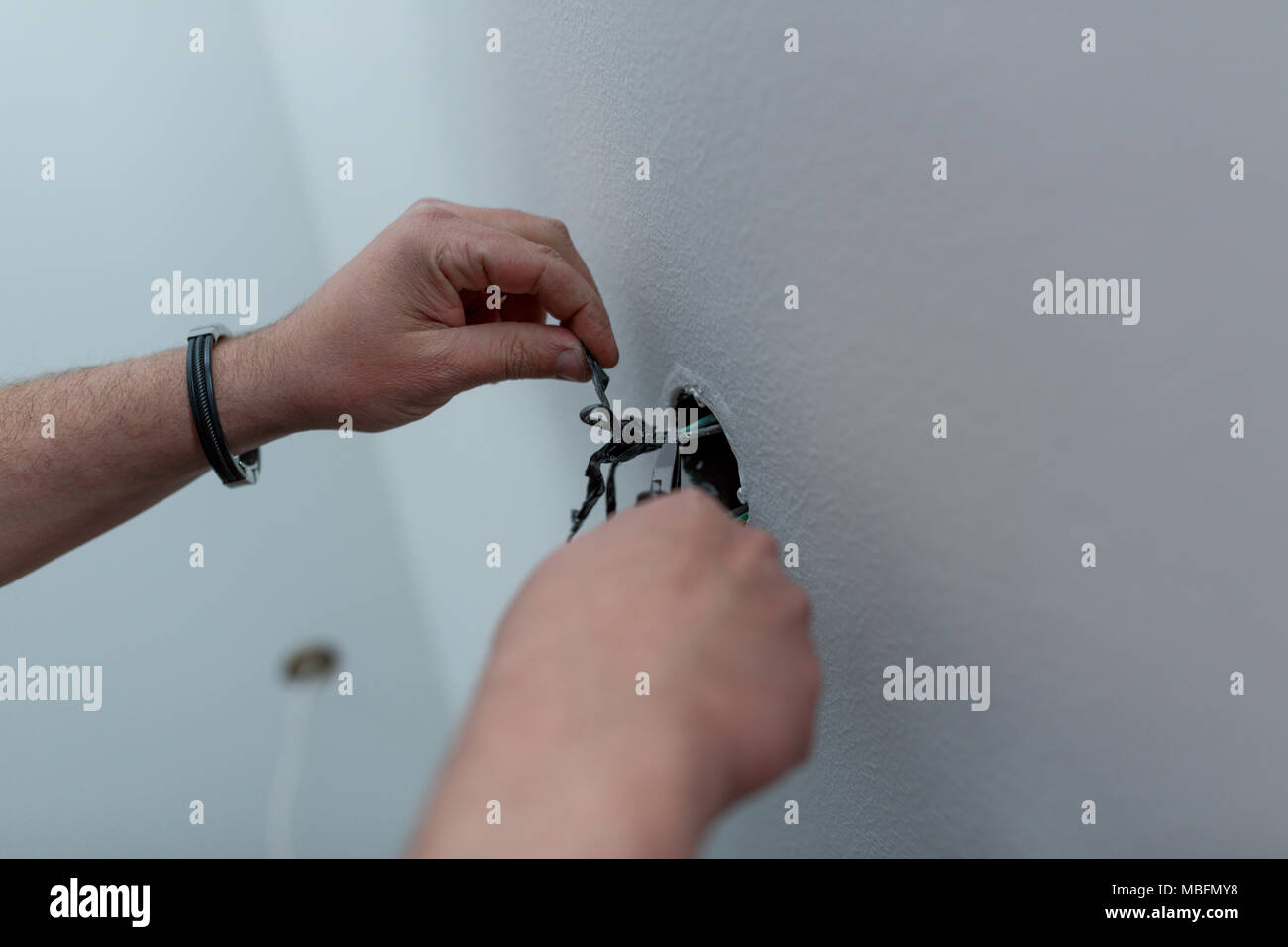 Stripping electrical wiring hi-res stock photography and images - Alamy