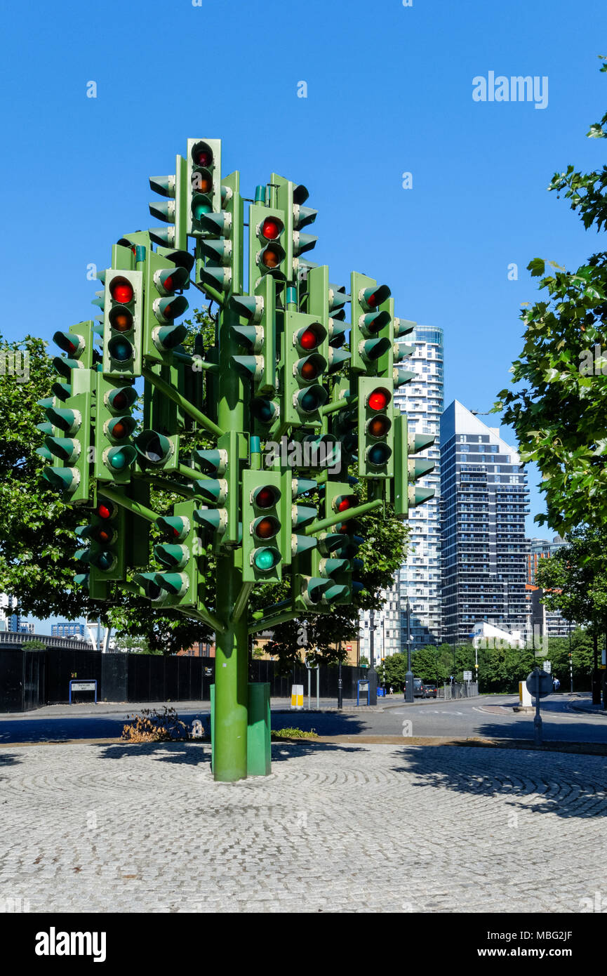 Traffic Light Tree sculpture by Pierre Vivant at Canary Wharf, London