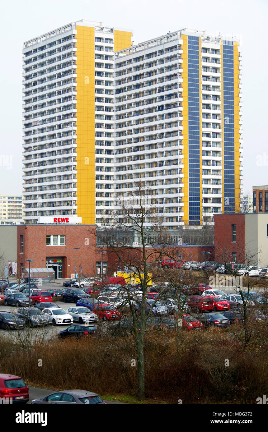 Three 22 And 25 Storey Ddr Double Apartment Blocks Owned By Dewego State Owned Housing Company At Helene Weigel Platz Springpfuhl Berlin Stock Photo Alamy
