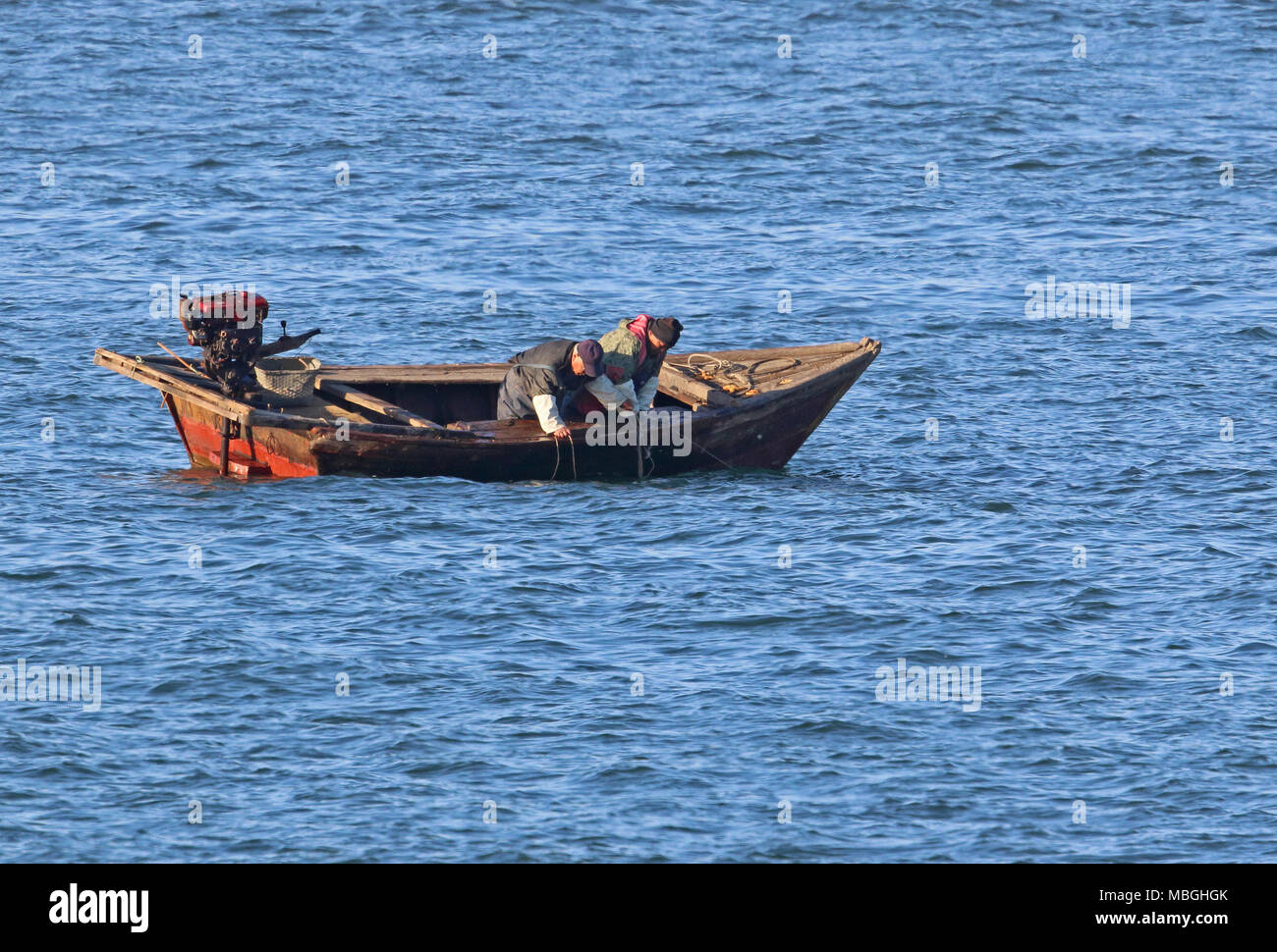 Chinese fishing boat hi-res stock photography and images - Alamy
