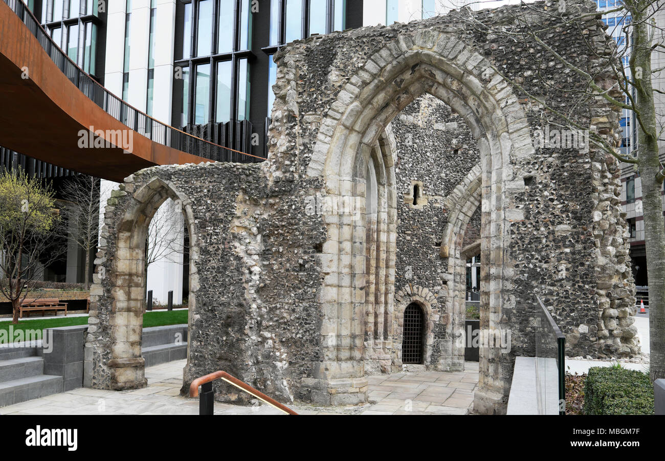 St Alphage Church, high walk and gardens at the London Wall Place development in the City of London UK    KATHY DEWITT Stock Photo
