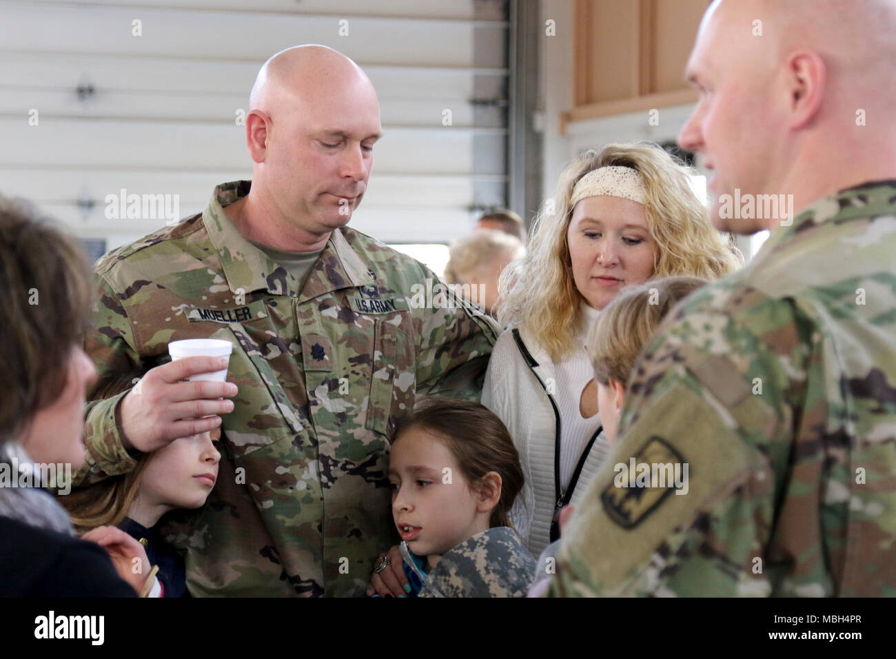 Lt. Gov. Rebecca Kleefisch and senior Wisconsin National Guard