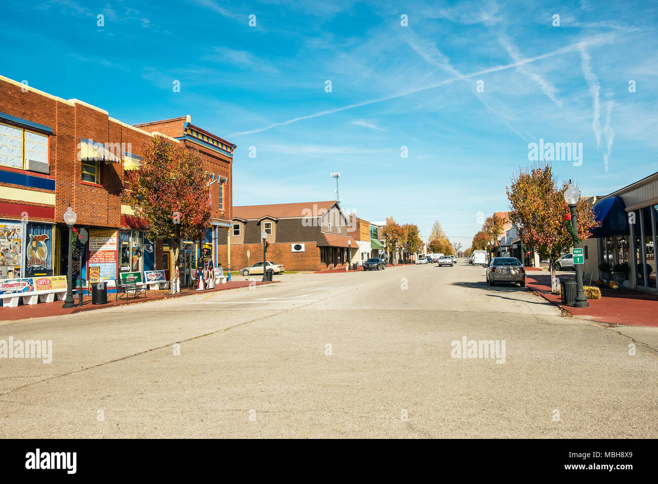 Metropolis, IL, USA - Nov, 2017: Downtown road of Metropolis, Illinois with Super Museum and a gift shop. Stock Photo