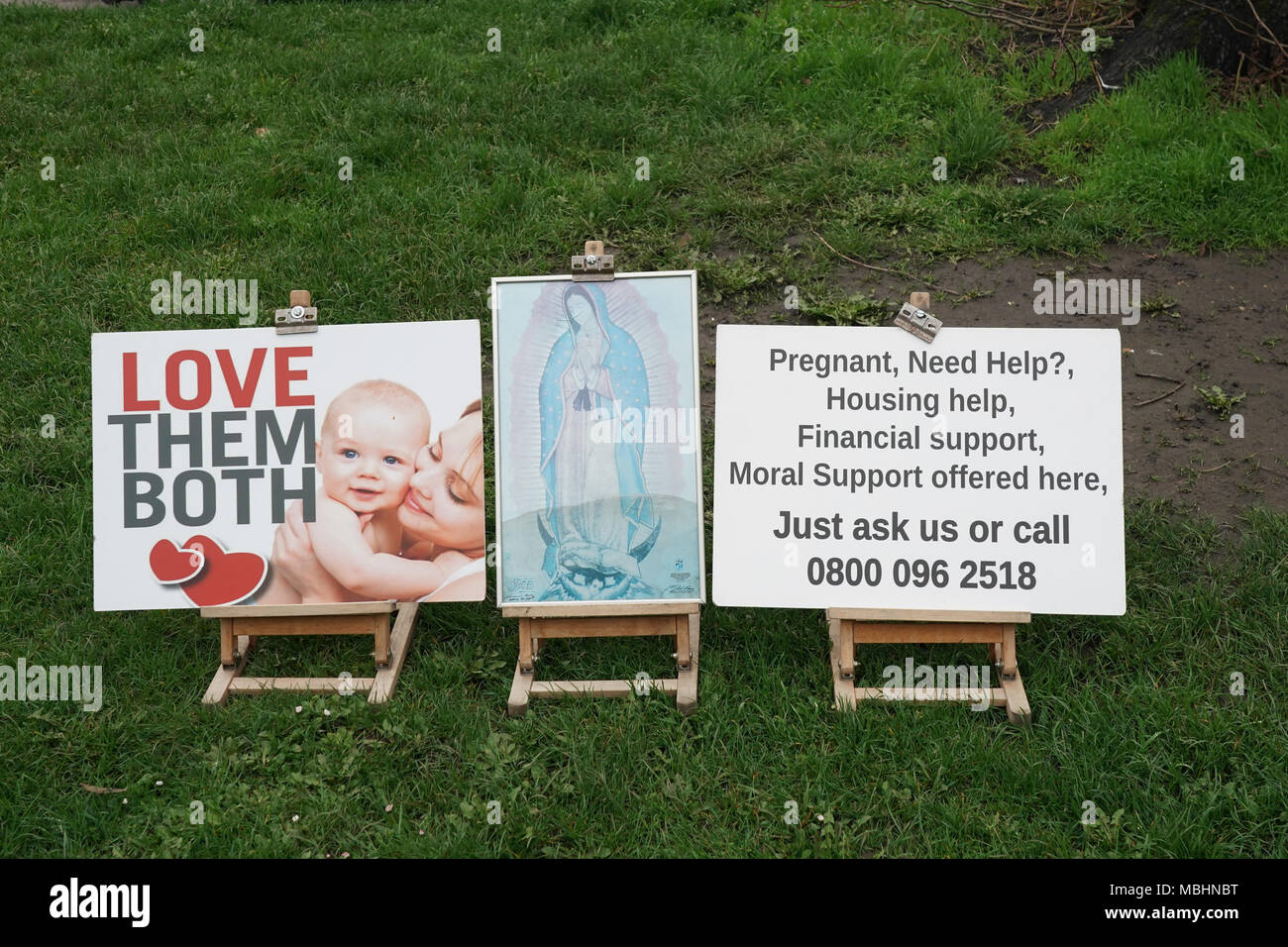 London, UIK. 11th April 2018. Protest signs outside the Marie Stopes abortion clinic in Mattock Lane, Ealing, London, after Ealing Council's decision to impose a ban on protests outside the clinic. Photo date: Wednesday, April 11, 2018. Credit: Roger Garfield/Alamy Live News Stock Photo